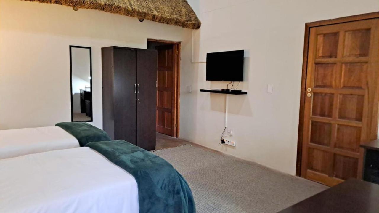 Iphofolo Lodge & Tented Camp Vivo Buitenkant foto